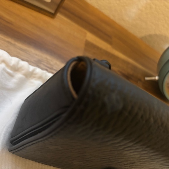 MCM Black Leather Crossbody Bag with Structured Design - Picture 5 of 16